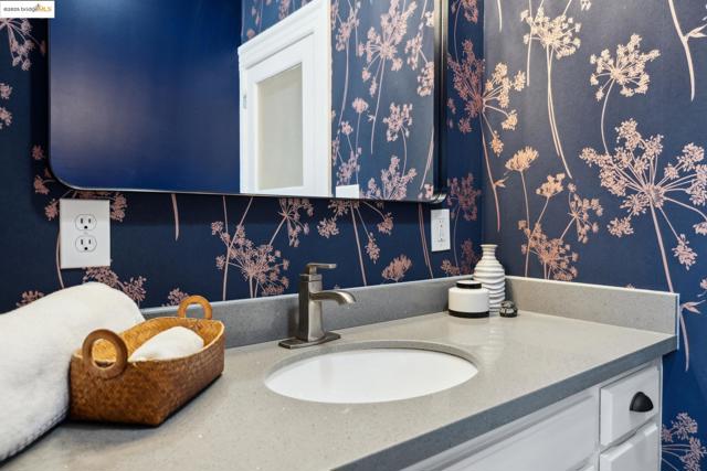 1042 Santa Clara Ave, Alameda CA: https://media.crmls.org/mediaz/d15e7d44-0ba4-485e-b02b-f3a9a402fb1f.jpg