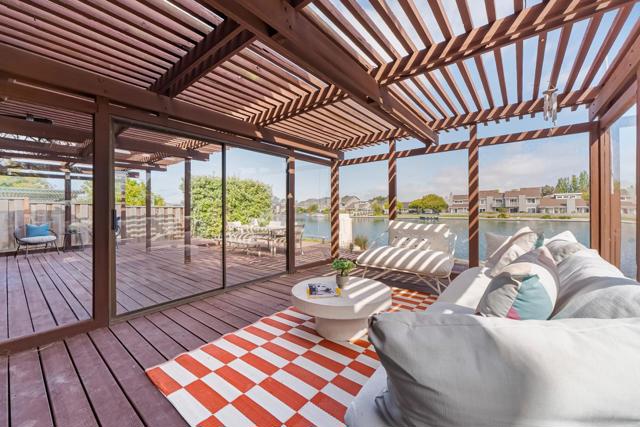 707 Santa Cruz Lane, Foster City CA: https://media.crmls.org/mediaz/d15e9053-7be2-45fd-ad40-59e6ce364111.jpg