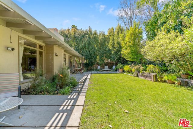 7545 Kimdale Lane, Los Angeles CA: https://media.crmls.org/mediaz/d15ecc31-2261-4cb9-b297-2ae7202de0e3.jpg