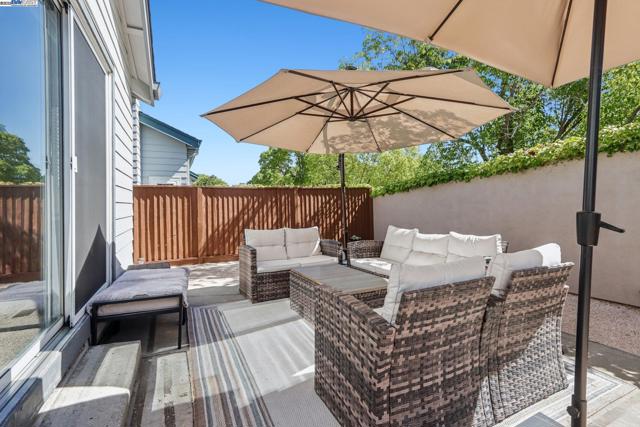 974 Clinton Pl, Pleasanton CA: https://media.crmls.org/mediaz/d15ed719-8447-4276-887a-e8107e0fdf77.jpg