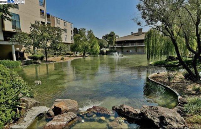 420 N Civic Dr., Walnut Creek CA: https://media.crmls.org/mediaz/d15ef86d-4f2b-4a67-b1fe-241a5247b5bc.jpg