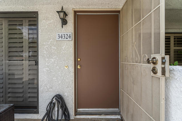 34324 Laura Way, Rancho Mirage CA: https://media.crmls.org/mediaz/d1608f77-0a5b-47b6-b1c6-32a62f32fbaf.jpg