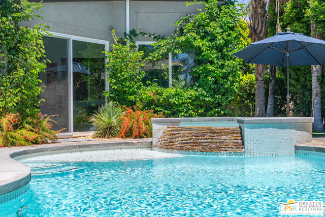 2160 N Hermosa Drive, Palm Springs CA: https://media.crmls.org/mediaz/d1613a45-a82a-4e45-8194-1900daa6bd36.jpg