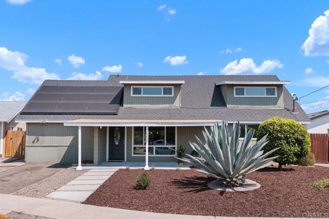 Detail Gallery Image 1 of 29 For 2333 Scott Way, Escondido,  CA 92027 - 4 Beds | 2 Baths