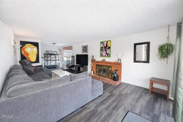 Detail Gallery Image 4 of 10 For 8582 Hollister St, Ventura,  CA 93004 - 3 Beds | 2 Baths