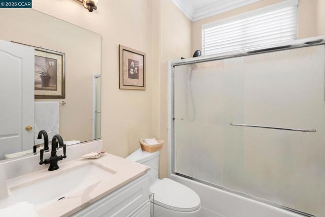 1426 Santa Teresa Dr, Pittsburg CA: https://media.crmls.org/mediaz/d164b0e8-71da-4fe5-b574-d4c54300b576.jpg