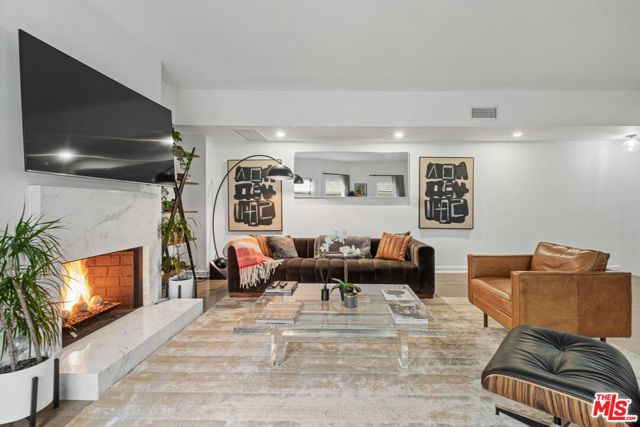 2622 2nd Street, Santa Monica CA: https://media.crmls.org/mediaz/d164f20e-b285-4e03-8d9d-2bea8fc51270.jpg