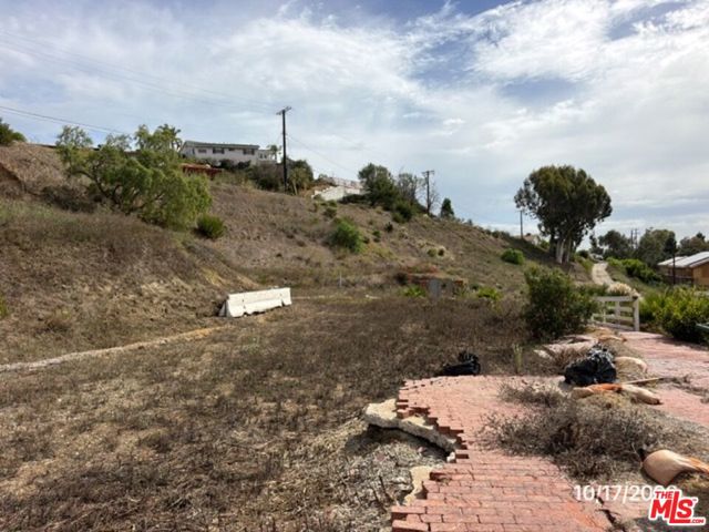 949 Las Lomas Avenue photo 7