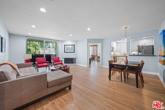 8530 Holloway Drive, West Hollywood CA: https://media.crmls.org/mediaz/d1652dc9-52ea-4328-94e6-603bfac2ee0c.jpg
