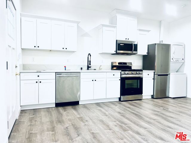 247 S CATALINA Avenue, Pasadena CA: https://media.crmls.org/mediaz/d165a295-75a5-4f74-8ec6-2e850c224abb.jpg