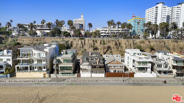 1362 Palisades Beach Road, Santa Monica CA: https://media.crmls.org/mediaz/d165d403-1c67-4007-beea-a720e59cf448.jpg