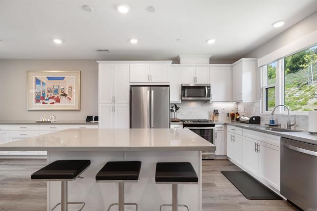 2896 Via Alta Place, San Diego CA: https://media.crmls.org/mediaz/d165d936-d312-4558-b384-9a6ec9ff2b0f.jpg
