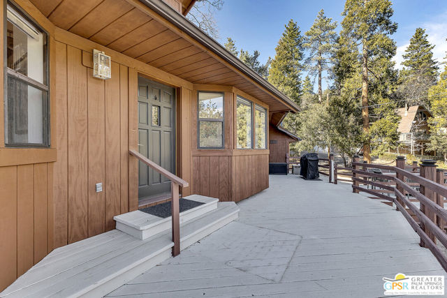 25181 Gail Drive, Idyllwild CA: https://media.crmls.org/mediaz/d166ebe5-4b65-4f1b-9e80-45da741a41c0.jpg