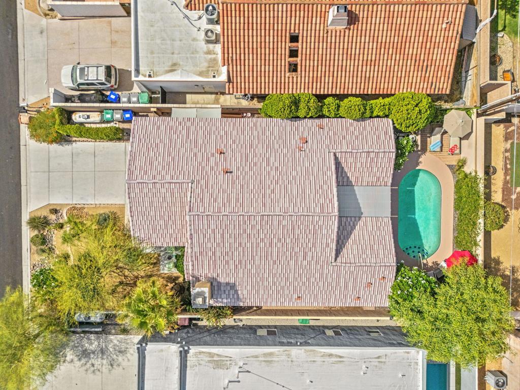 https://media.crmls.org/mediaz/d168e67b-b09a-4287-8713-99a578a5e10c.jpg?preset=X-Large