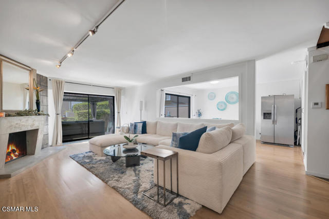 1218 S Westlake Boulevard, Westlake Village CA: https://media.crmls.org/mediaz/d1693a23-e11d-4f8f-9088-bbae1583a547.jpg