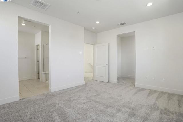 2208 Daimler St, Lathrop CA: https://media.crmls.org/mediaz/d1696bb1-0e67-4415-9ab6-d03326b23d5e.jpg