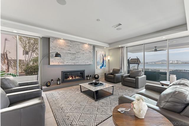 5 Spinnaker Way, Coronado CA: https://media.crmls.org/mediaz/d1699881-5199-4e5b-b95e-807749524ec9.jpg