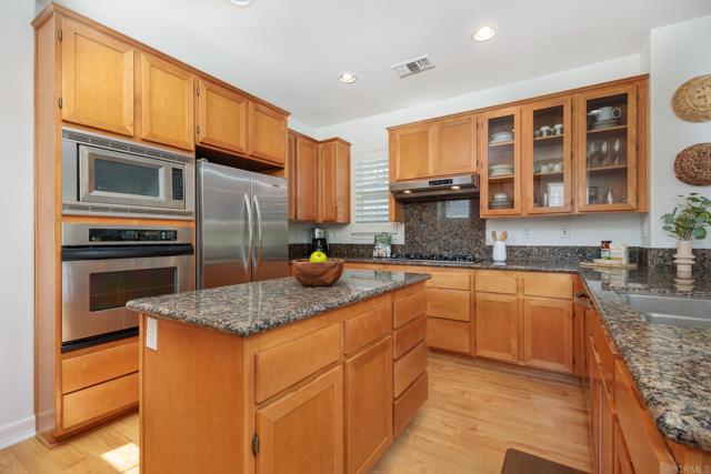 Detail Gallery Image 10 of 48 For 7066 Leeward Street, Carlsbad,  CA 92011 - 3 Beds | 2 Baths