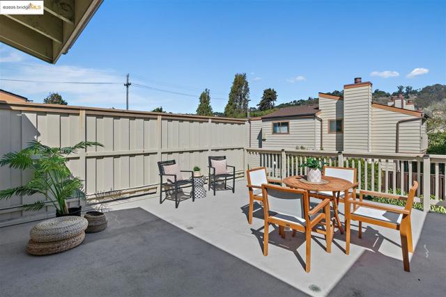 1130 Richmond ST, El Cerrito CA: https://media.crmls.org/mediaz/d16a7bde-4249-40d5-8990-aa8063f2f6d2.jpg