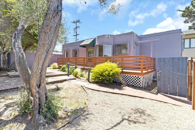 182 El Dorado Street, Monterey CA: https://media.crmls.org/mediaz/d16a9faf-094d-4211-af22-77978a0d39a7.jpg