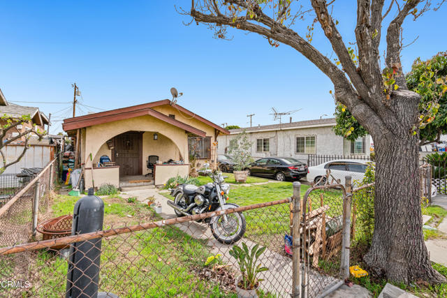 1156 S Alma Avenue, Los Angeles CA: https://media.crmls.org/mediaz/d16af879-f6c2-414f-af3b-27ac5414c29f.jpg
