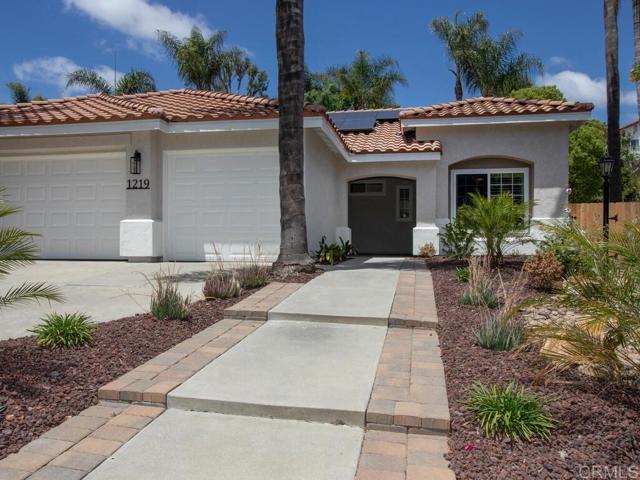 Detail Gallery Image 4 of 40 For 1219 Sunglow Dr, Oceanside,  CA 92056 - 4 Beds | 2 Baths