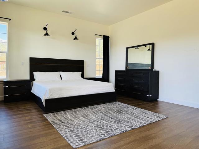 Image 20 of 47 For 1761 Springvale Rd