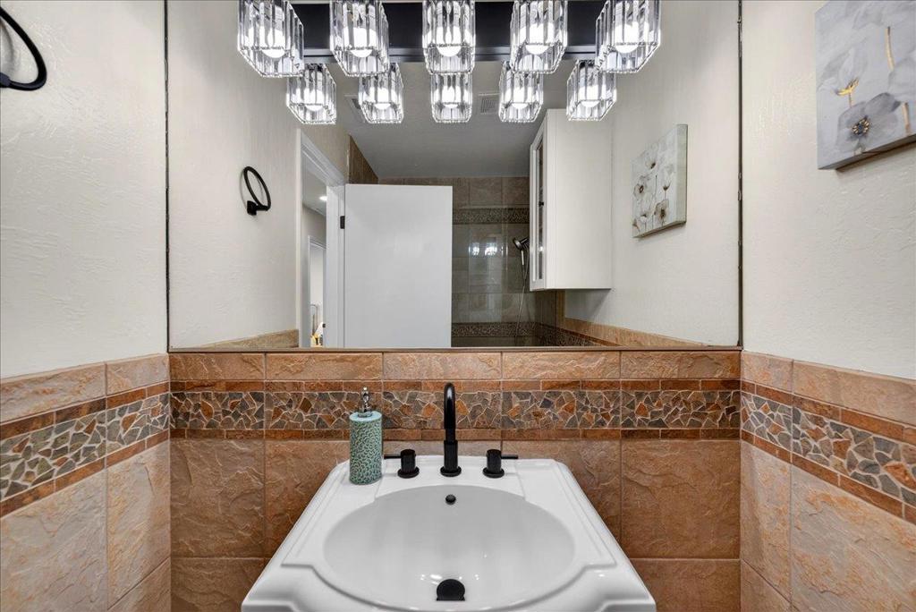 https://media.crmls.org/mediaz/d16b8d9b-d846-4639-8d62-617be7871527.jpg?preset=X-Large