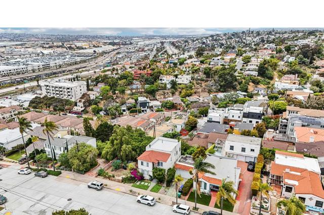 1040 W Redwood Street, San Diego CA: https://media.crmls.org/mediaz/d16ba1a9-c873-4737-957b-4d2d8ae5a957.jpg