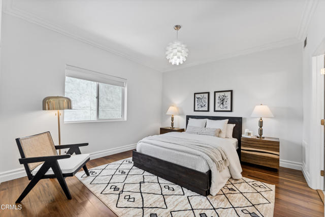 453 Frontenac Avenue, Los Angeles CA: https://media.crmls.org/mediaz/d16c08e3-2baf-400f-bd5f-26e461d02b86.jpg