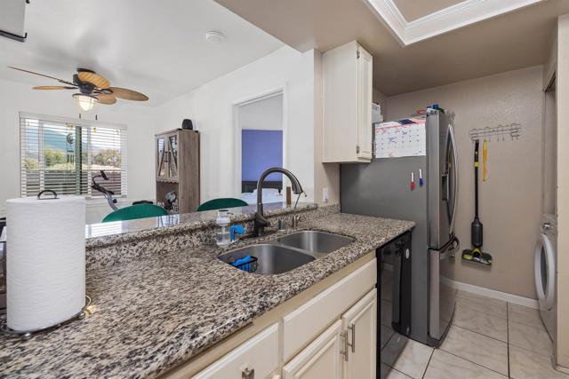 2914 Elm Tree Ct, Spring Valley CA: https://media.crmls.org/mediaz/d16ce82b-6299-44f8-84ca-7b9d42a72ae4.jpg