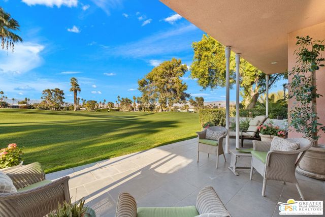 47425 Medina Drive, Palm Desert CA: https://media.crmls.org/mediaz/d16df015-20ef-4ec4-afcc-0608a703c851.jpg