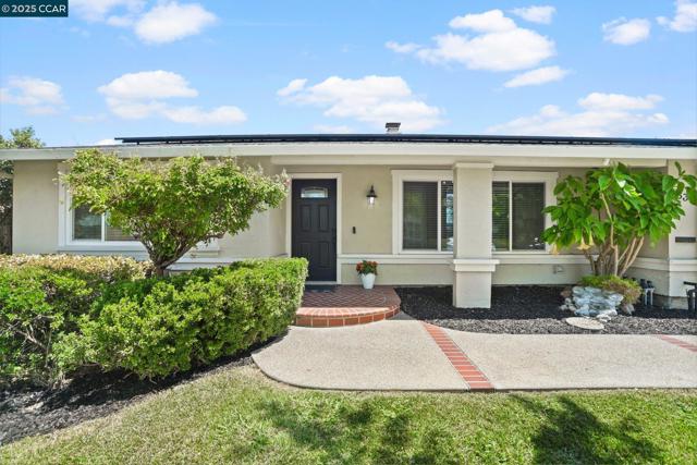 1630 Frankfurt Way, Livermore CA: https://media.crmls.org/mediaz/d16eb7b3-7bca-4a8b-87a0-c90ead894519.jpg