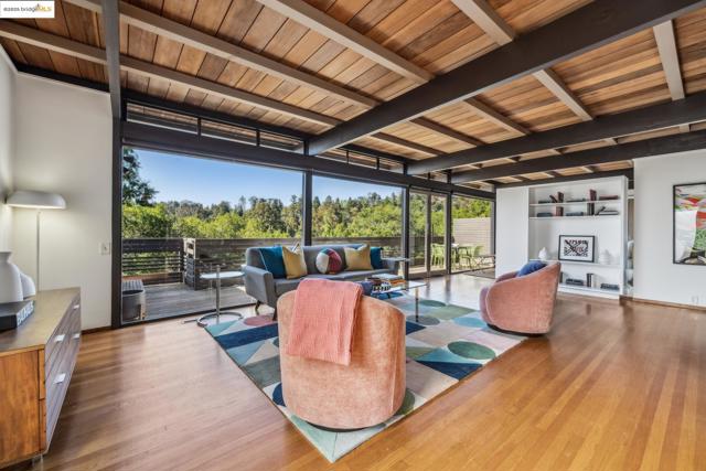 5855 Chelton Dr, Oakland CA: https://media.crmls.org/mediaz/d16f0c74-ab03-4d9e-8d4f-7c699fb7532a.jpg