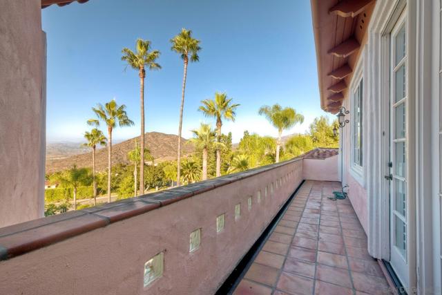 13455 Old Winery Road, Poway CA: https://media.crmls.org/mediaz/d16f3be3-fa6b-44f8-914e-32e6013360c2.jpg