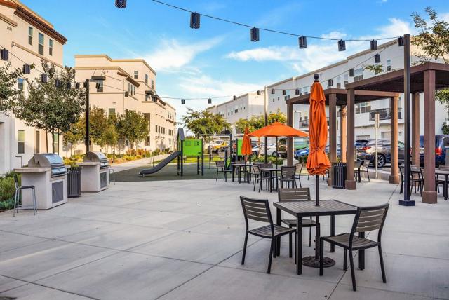2054 Luzon Lane, Chula Vista CA: https://media.crmls.org/mediaz/d16fd175-f1c0-41d0-b312-12de089265ad.jpg