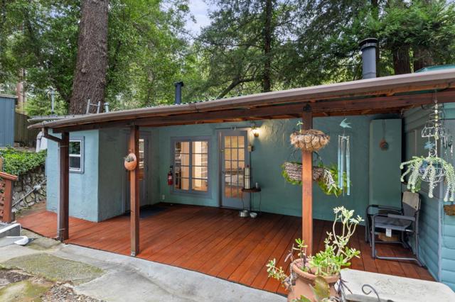 15725 Kings Creek Road, Boulder Creek CA: https://media.crmls.org/mediaz/d1708736-0561-414a-8502-9930ca9dde68.jpg