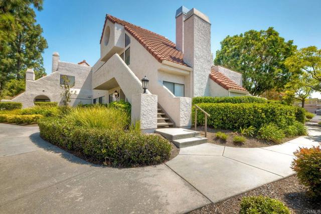 11840 Caminito Ronaldo, San Diego CA: https://media.crmls.org/mediaz/d17099af-e709-45b1-b484-0cd4d6559c62.jpg