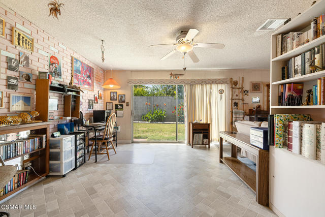 1748 Sutter Avenue, Simi Valley CA: https://media.crmls.org/mediaz/d170cc9e-fe2c-48bf-a568-0e1a3a252cb8.jpg