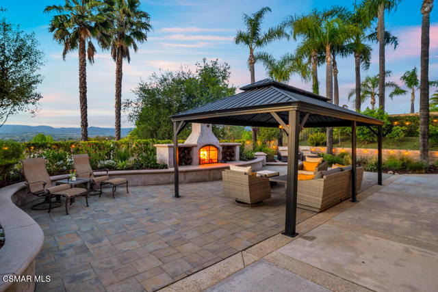 13101 Thomasville Court, Moorpark CA: https://media.crmls.org/mediaz/d17142c6-712e-4b2c-9afb-21bf2bdca5e9.jpg