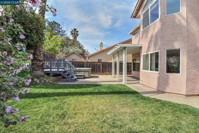 1728 Peachwillow St, Pittsburg CA: https://media.crmls.org/mediaz/d17208fd-e9ed-4c23-be52-fb507aafac26.jpg
