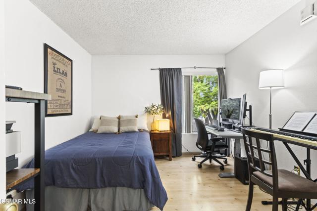 5700 Etiwanda Avenue, Tarzana CA: https://media.crmls.org/mediaz/d1720b52-c9fe-446f-9dbb-053075887f73.jpg