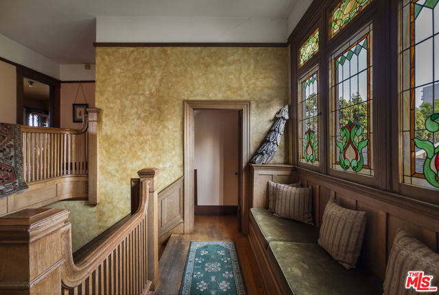 2102 W 24th Street, Los Angeles CA: https://media.crmls.org/mediaz/d172fcb4-6981-4427-80ea-da97115c98e7.jpg