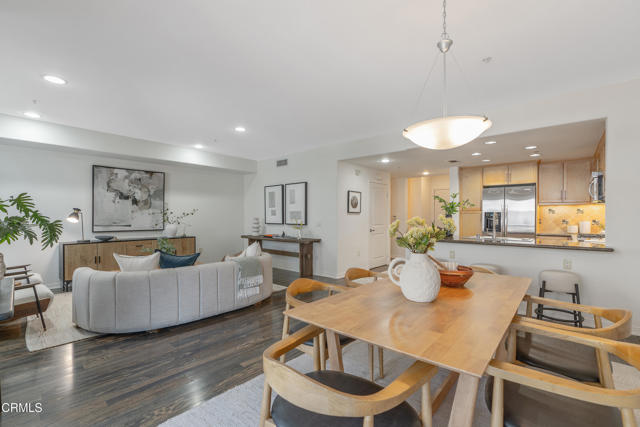 931 E Walnut Street, Pasadena CA: https://media.crmls.org/mediaz/d1734966-19ea-42f0-9161-4e89855fa13e.jpg
