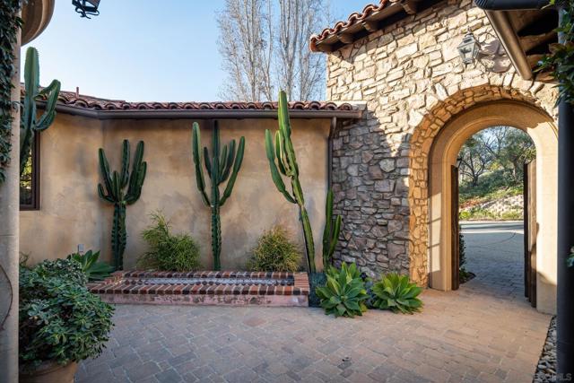 18564 Corte Fresco, Rancho Santa Fe, California 92091, 4 Bedrooms Bedrooms, ,4 BathroomsBathrooms,Single Family Residence,For Sale,Corte Fresco,250019120SD