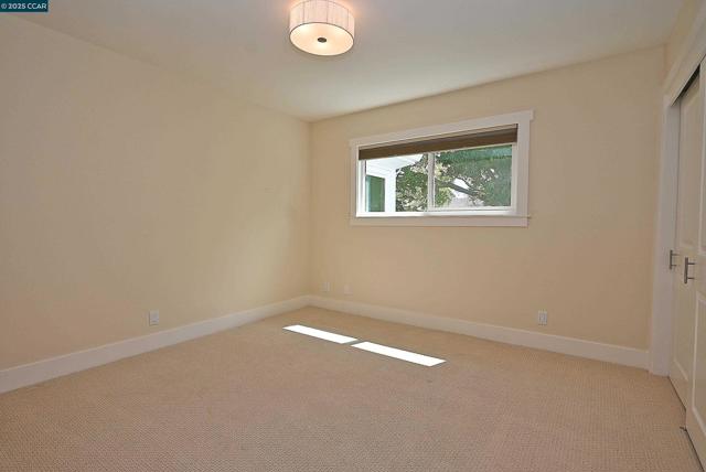 383 Caravelle Dr, Walnut Creek CA: https://media.crmls.org/mediaz/d1753688-c74c-4213-a9a5-7c5f6f82c0fb.jpg