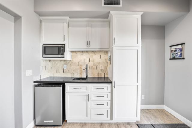 3539 Mount Laurence Dr, San Diego CA: https://media.crmls.org/mediaz/d175d774-e2ff-427a-8cd2-c180c25b332f.jpg