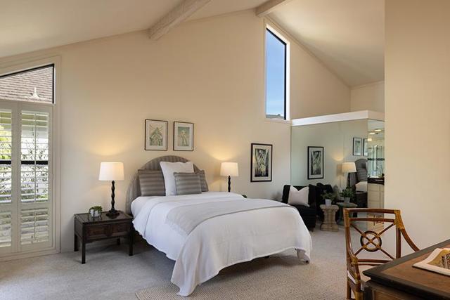 28095 Barn Way, Carmel CA: https://media.crmls.org/mediaz/d175e8b8-794c-49cc-843f-99c8603bda4f.jpg