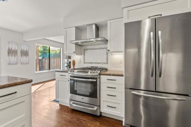 40654 WOLCOTT PLACE, Fremont CA: https://media.crmls.org/mediaz/d175f11e-237c-49c2-97d3-2da9bfb943f9.jpg
