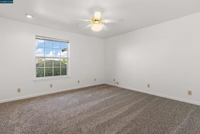 5435 Box R Ranch Rd, Vacaville CA: https://media.crmls.org/mediaz/d175ff80-5dc3-4633-bc06-410a62d1d434.jpg
